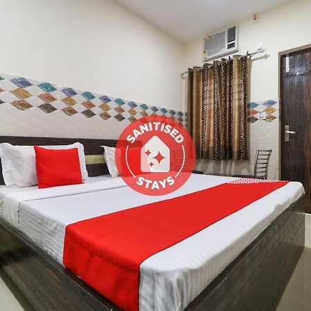 Oyo 49095 Hotel K Fort Abadpura Bagian luar foto