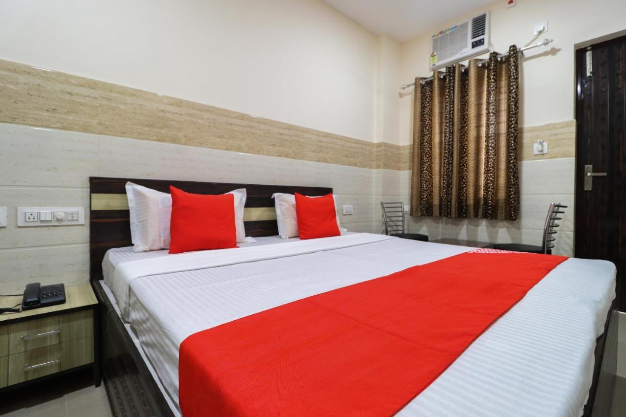 Oyo 49095 Hotel K Fort Abadpura Bagian luar foto
