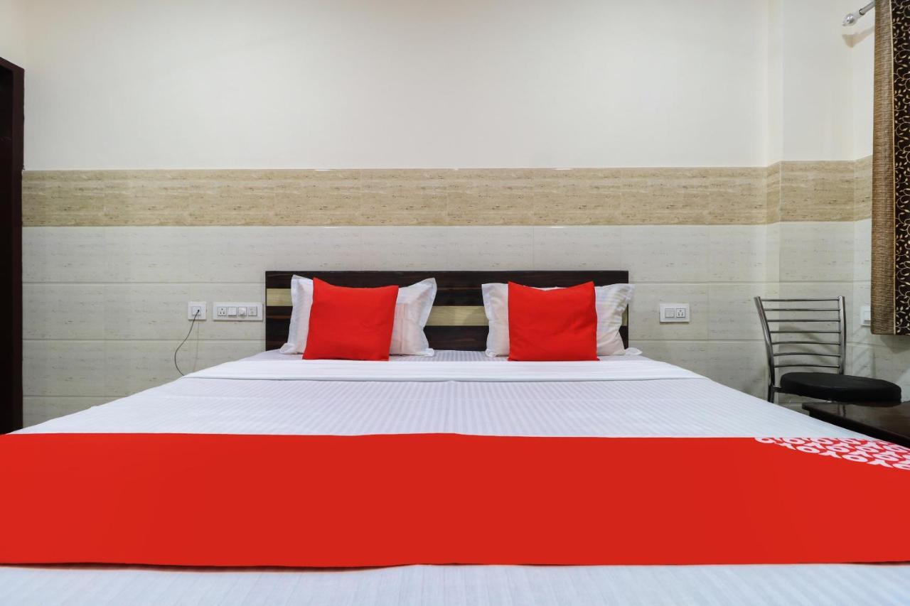 Oyo 49095 Hotel K Fort Abadpura Bagian luar foto