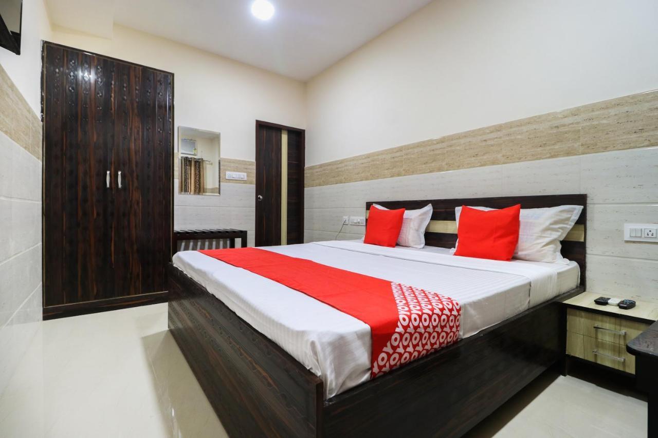 Oyo 49095 Hotel K Fort Abadpura Bagian luar foto