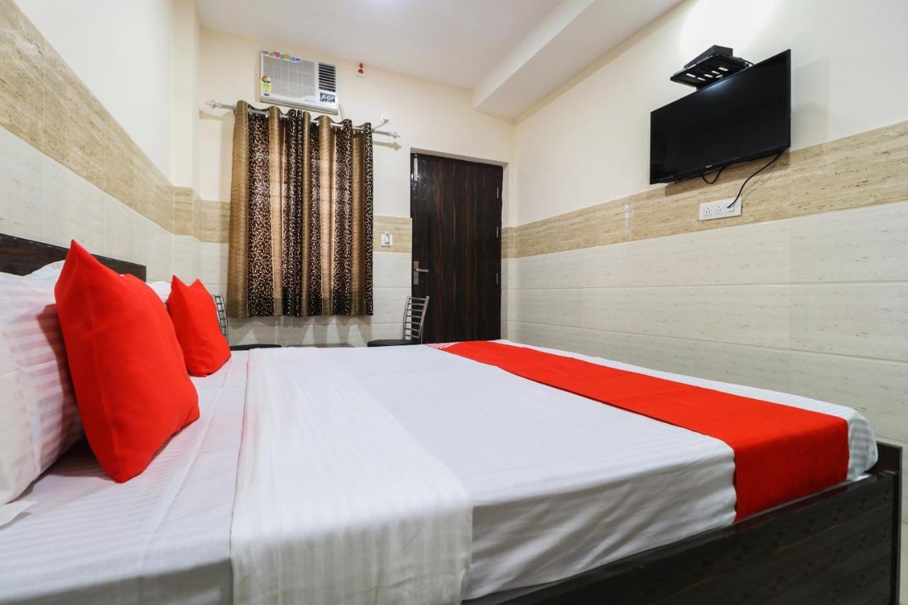 Oyo 49095 Hotel K Fort Abadpura Bagian luar foto