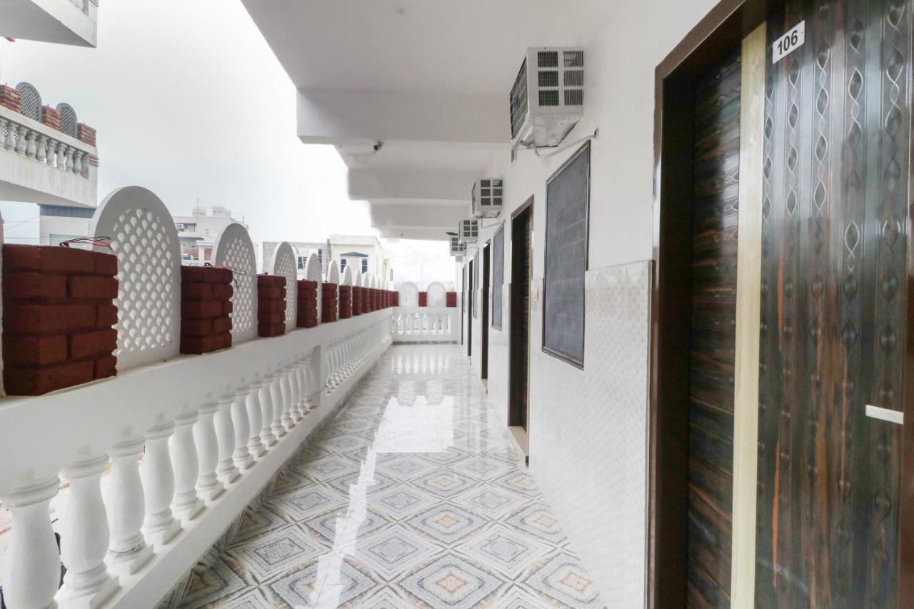 Oyo 49095 Hotel K Fort Abadpura Bagian luar foto