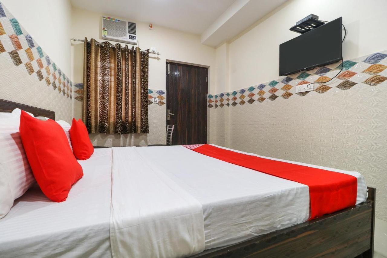 Oyo 49095 Hotel K Fort Abadpura Bagian luar foto